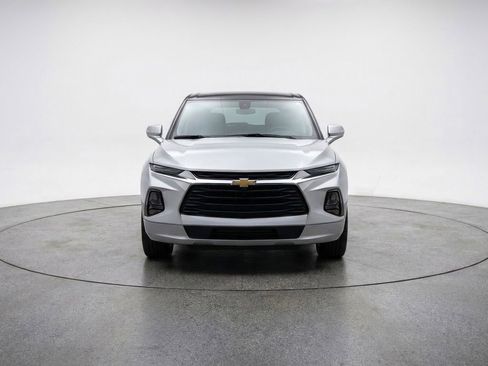Used 2025 Chevrolet Blazer LT FWD image 2