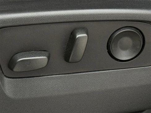 Used 2022 GMC Sierra 1500 Elevation image 24