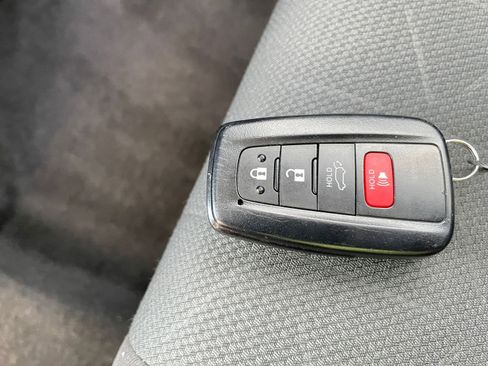 Used 2025 Toyota RAV4 XLE image 22