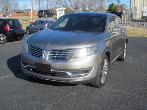 Used 2016 Lincoln MKX Reserve w/ Technology Package image 2