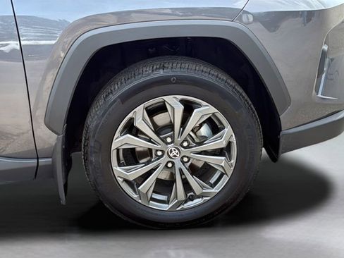 Used 2022 Toyota RAV4 Limited AWD/4WD image 29