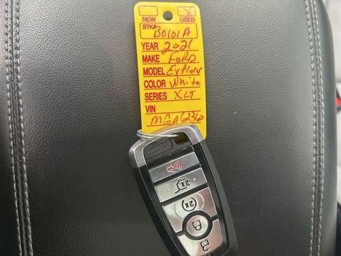 Used 2021 Ford Explorer XLT w/ Equipment Group 202A AWD/4WD image 20