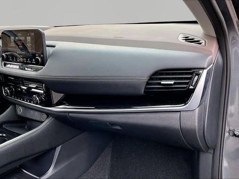 Used 2023 Nissan Rogue SL w/ SL Premium Package image 21