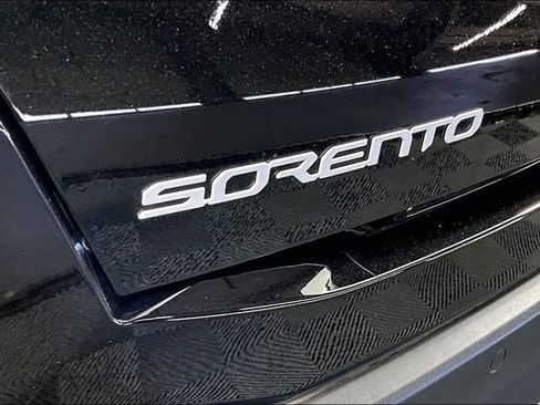 Certified 2026 Kia Sorento S w/ S Panoramic Sunroof Package FWD image 23