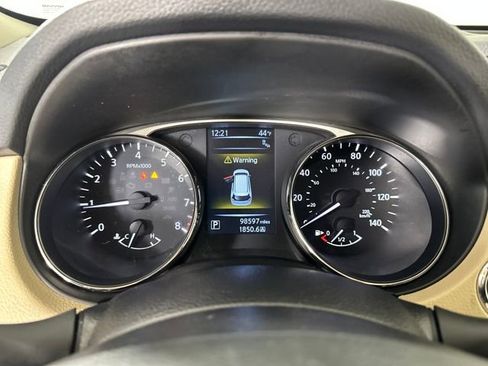 Used 2016 Nissan Rogue SV w/ SV Premium Package image 16