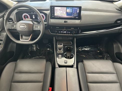 Used 2025 Nissan Rogue SL w/ Tech Package FWD image 12