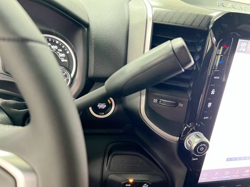 New 2026 RAM 2500 Big Horn AWD/4WD image 18