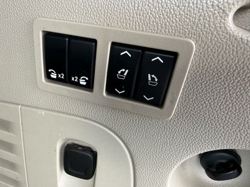 Used 2018 GMC Yukon XL Denali w/ Denali Ultimate Package AWD/4WD image 19