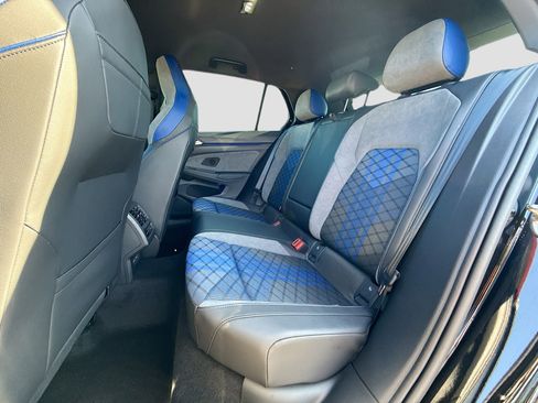 Used 2025 Volkswagen Golf R Black Edition image 20
