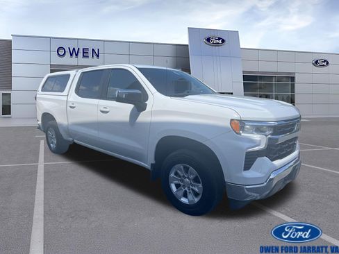 Used 2022 Chevrolet Silverado 1500 LT AWD/4WD image 3