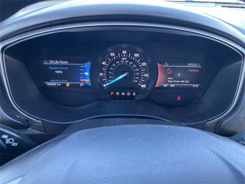 Used 2018 Ford Fusion SE w/ Fusion SE Technology Package image 14