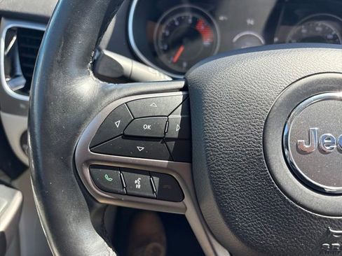 Used 2019 Jeep Cherokee Limited AWD/4WD image 28