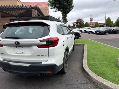 Used 2024 Subaru Ascent 8-Passenger AWD/4WD image 10