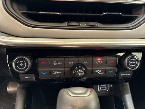 Used 2024 Jeep Compass Limited AWD/4WD image 19