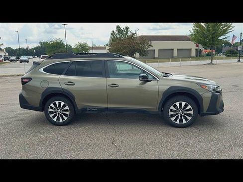 Used 2025 Subaru Outback Limited AWD/4WD image 37