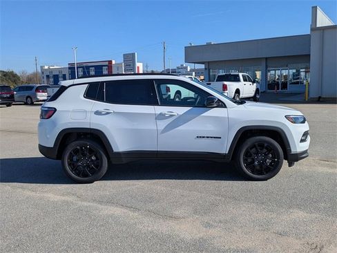 New 2026 Jeep Compass Latitude image 2