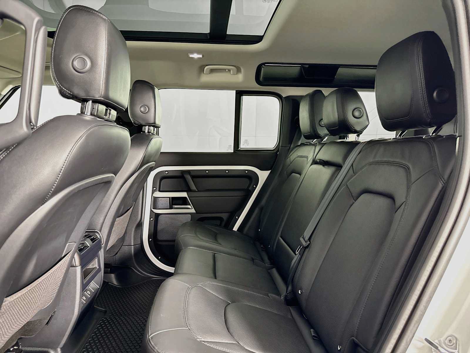 Certified 2024 Land Rover Defender 110 S AWD/4WD image 21