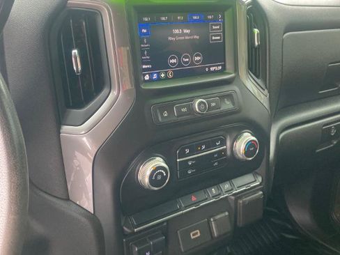 Used 2020 GMC Sierra 2500 4x4 Crew Cab w/ Convenience Package image 9