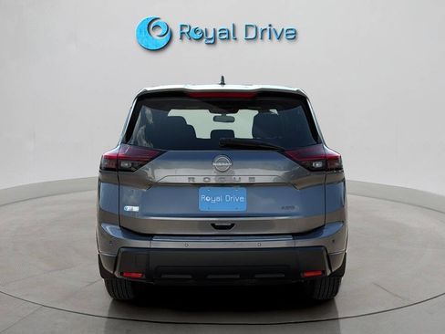 Used 2025 Nissan Rogue SV AWD/4WD image 5