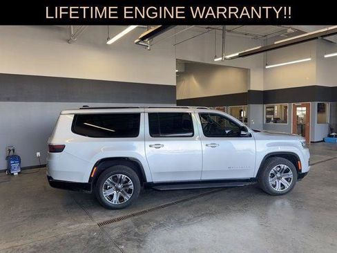 Certified 2024 Jeep Wagoneer L Series II w/ Flexible Seating Group AWD/4WD image 10