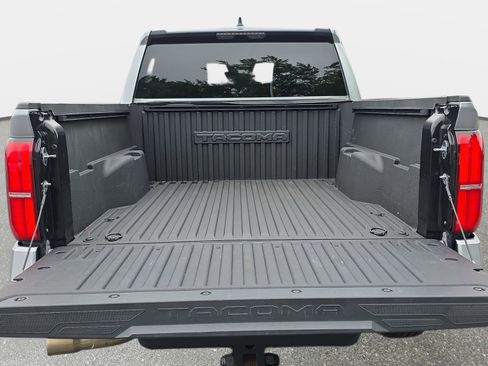Used 2024 Toyota Tacoma SR5 AWD/4WD image 12