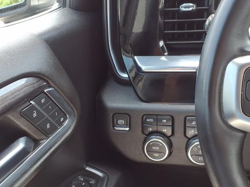Used 2024 Chevrolet Silverado 1500 LTZ w/ Z71 Off-Road Package AWD/4WD image 15