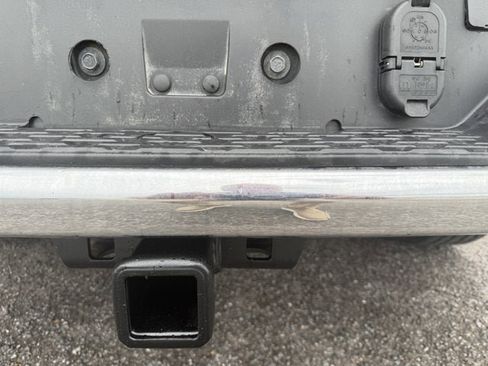 Used 2025 RAM 1500 Laramie AWD/4WD image 12