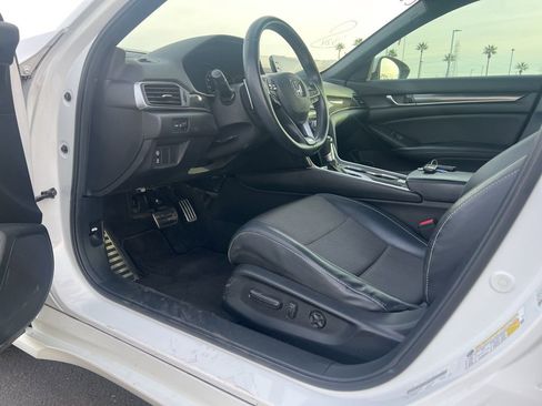 Used 2018 Honda Accord Sport image 13