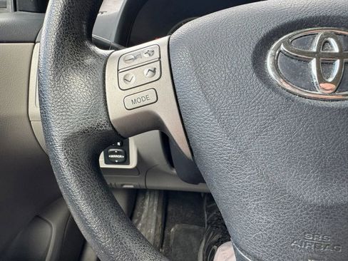 Used 2012 Toyota Corolla LE FWD image 27