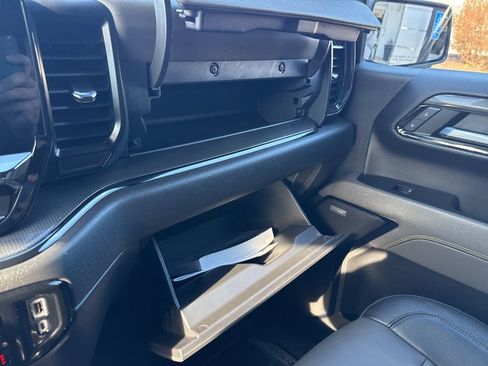 Used 2022 Chevrolet Silverado 1500 ZR2 w/ Technology Package AWD/4WD image 37