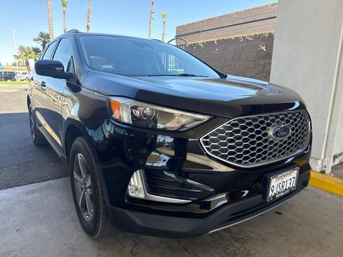 Used 2024 Ford Edge SEL w/ Convenience Package AWD/4WD image 3