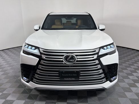 Used 2023 Lexus LX 600 4WD w/ Luxury Package image 6