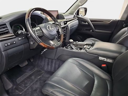 Used 2018 Lexus LX 570 4WD image 19