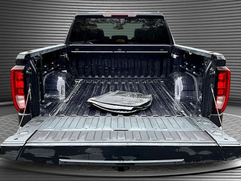 Used 2022 GMC Sierra 1500 Elevation AWD/4WD image 7