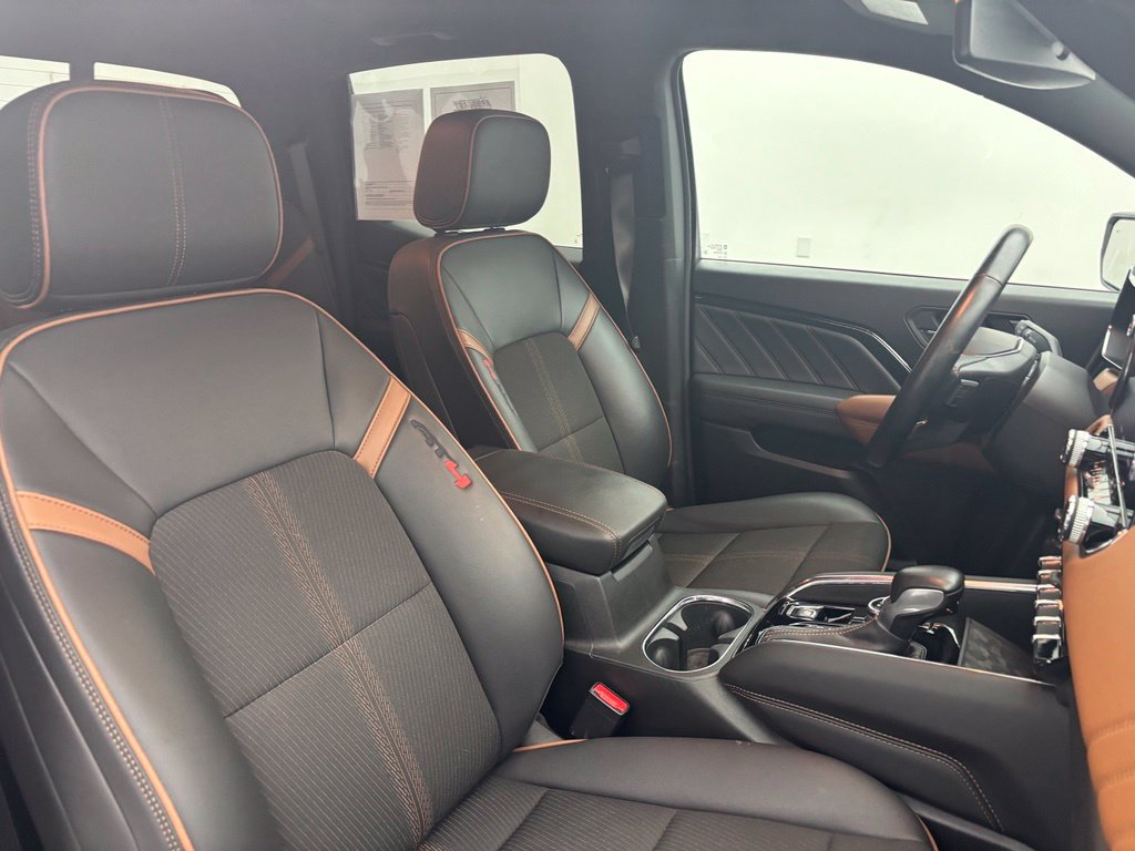 Used 2024 GMC Canyon AT4 w/ Technology Package AWD/4WD image 32