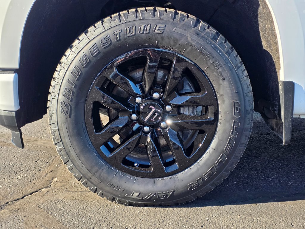 Used 2019 Chevrolet Silverado 1500 RST w/ True North Edition AWD/4WD image 14