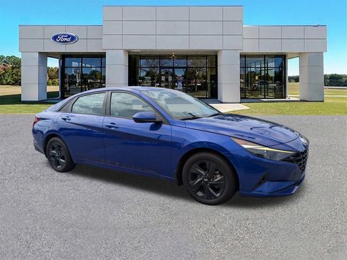 Used 2022 Hyundai Elantra SEL w/ Convenience Package FWD image 1
