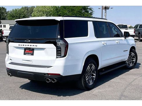 Used 2026 Chevrolet Suburban Z71 w/ Z71 Off-Road Package AWD/4WD image 14