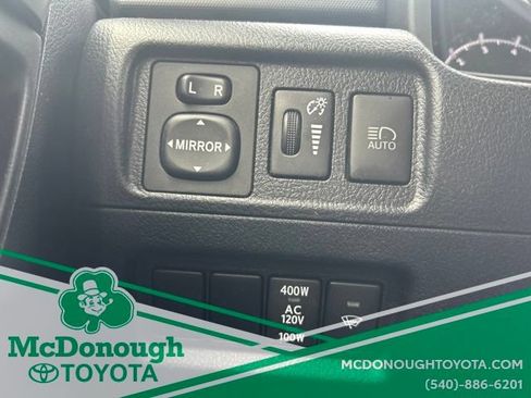 Used 2022 Toyota 4Runner SR5 AWD/4WD image 18