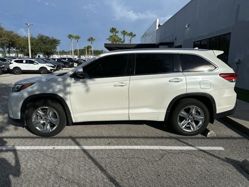 Used 2017 Toyota Highlander Limited FWD image 5