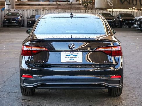 Used 2024 Volkswagen Jetta SE image 7