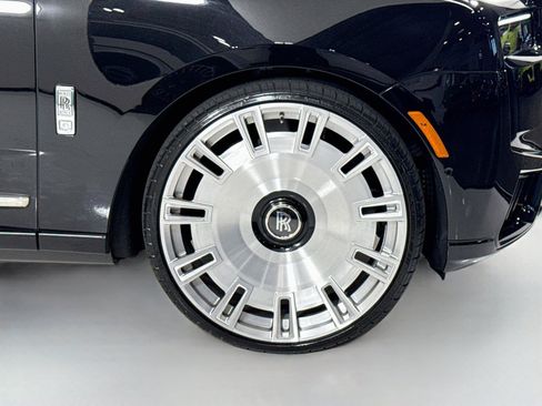 Used 2025 Rolls-Royce Cullinan AWD/4WD image 40