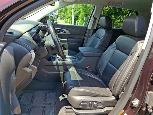 Used 2020 Chevrolet Traverse LT w/ LT Premium Package AWD/4WD image 24