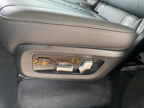 Used 2020 BMW X7 xDrive40i w/ Premium Package AWD/4WD image 47