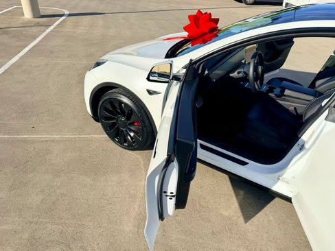 Used 2022 Tesla Model Y Performance AWD/4WD image 20