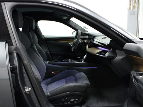 Used 2023 Audi e-tron GT Premium Plus image 15