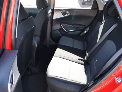 Used 2025 Kia Soul LX w/ Option Group 015 image 33