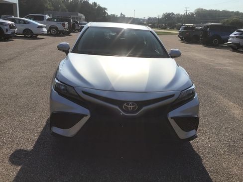Used 2023 Toyota Camry SE FWD image 6