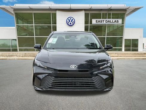 Used 2025 Toyota Camry SE FWD image 6