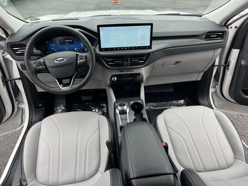 Used 2025 Ford Escape SE w/ PHEV Premium Package image 23